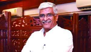 Culture minister Gajendra Shekhawat visits Hampi