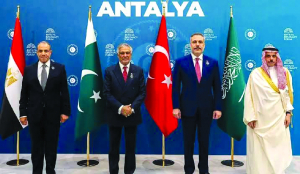 Dar talks bilateral issues with Saudi, Turkiye FMs