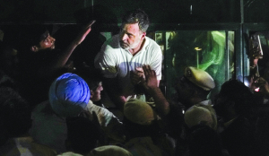 Day of detention ends with Rahul, Priyanka release at night