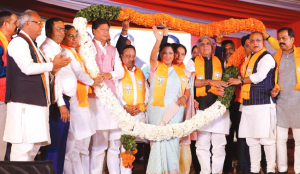 Delhi CM presented report card to Chandni Chowk