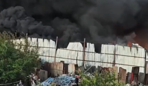 Delhi factory fire: 6 injured after women, children jump from building in panic