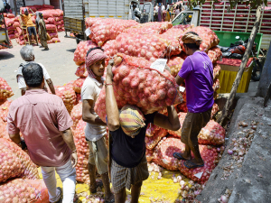 Delhi govt plans onion sale at Rs 35/kg to check price rise