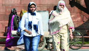 Delhi sizzles heatwave warning issued