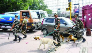 Delhi tightens security after bomb threat emails
