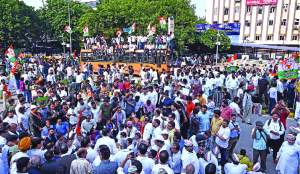 Delhi traffic gridlock: Opposition march cripples city roads