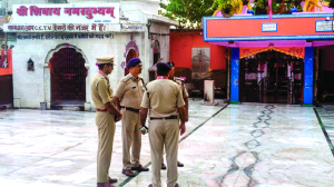 Eight dead in Bihar temple stampede