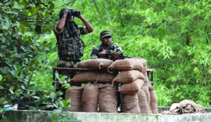 Eight Naxals held in Maharashtra