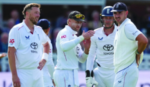 England’s seamers rip through Pakistan for 110, taking a 180-run lead at Lord’s