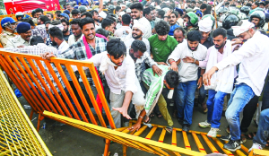 Farmers breach barricades, march within 1km of Madhya Pradesh CM’s residence over MSP demand