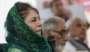 FIR filed against Mehbooba, daughter for 'assault' on cop during Article 370 protest