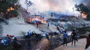 Fire rips refugee camp in Bangladesh