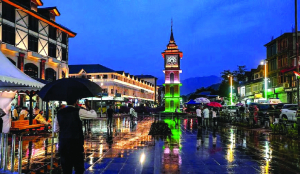 Floating screens on Dal Lake to mark first J&K film fest