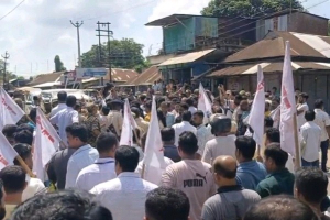 Former Tripura CM Manik Sarkar faces protests, black flags; CPI(M), Congress condemn