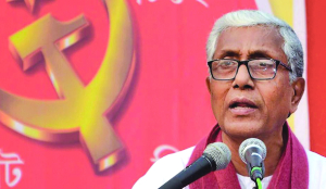 Former Tripura CM Manik Sarkar faces protests, black flags