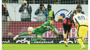 Frankfurt share new year spoils with Dortmund