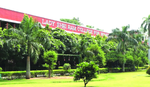 French artist Kesadi paints live mural at LSR College