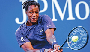 Gael Monfils loses in 1st round in Auckland