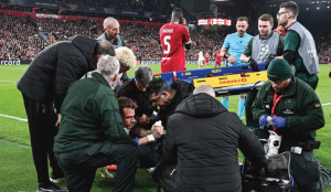 Galatasaray player Noa Lang sustains freak hand injury