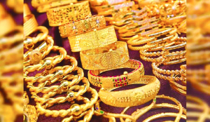 Gold extends slide, falls Rs 800 ahead of Rakshabandhan