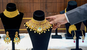 Gold futures surge to Rs 1.52 Lakh/10g after US-Iran peace deal boosts global sentiment