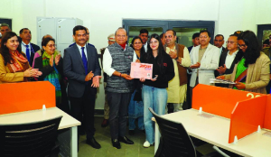 Governor inaugurates fountains at Dwarka, Aarambh library at Vikaspuri