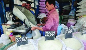 Govt caps sugar stock limit for dealers at 1,000 quintals