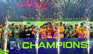 Hardie leads Peshawar to first PSL cricket title