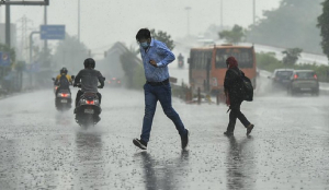 Heavy rain lashes Delhi; IMD issues Red, Orange Alerts