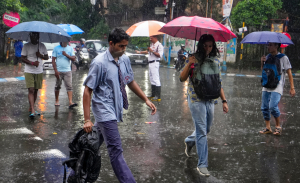 Heavy rain lashes Kolkata, IMD forecasts more downpour over next two days