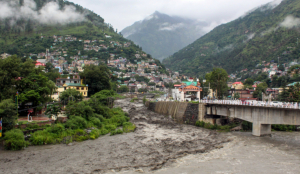 Heavy rains disrupt Himachal, 118 roads closed