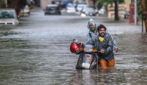 Heavy rains lash Mumbai, waterlogging disrupts traffic as IMD issues Yellow Alert