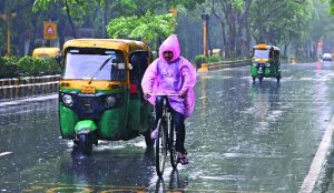 Heavy rains trigger waterlogging, traffic snarls; CM Rekha inspects affected areas