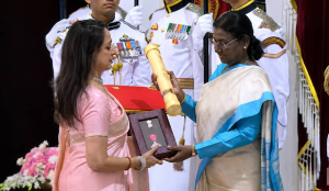 Hema Malini receives Padma Vibhushan on behalf of Late Dharmendra at Delhi Ceremony