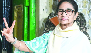 High drama in Bhabanipur as Mamata, Suvendu take swipes