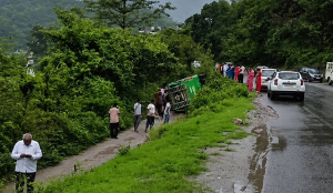 Himachal Pradesh: 16 Injured after bus overturns on Bilaspur-Mandi highway