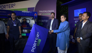 Hon'ble Union Minister Shri Nitin Gadkari Flags Off Porter's 10,000th Electric Truck in Delhi