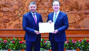 India’s new envoy to China presents credentials to Assistant Foreign Hong