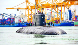 Indian submarine Sindhukesari arrives in Sri Lanka