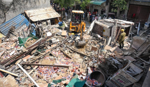 Injury toll rises to 10 in Delhi cylinder blast, rescue operations underway