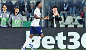 Inter moves closer to Serie A title after Napoli draw