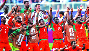 Ivory Coast in World Cup knockout round for 1st time