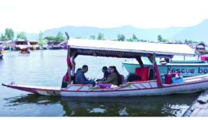 J&K sees heavy rush of tourists, pilgrims amid heatwave