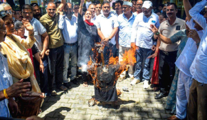 J'khand Cong protests over alleged stage "purification" post-Kharge event