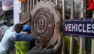 Jadavpur University VC seeks restraint on graffiti after CM's criticism