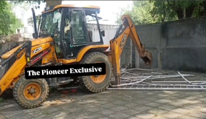 JCB Removes Illegal Structures at the  Pakistan High Commission in Delhi in Reciprocal Move