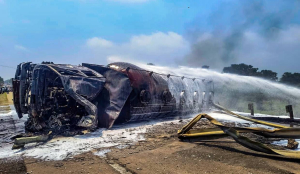 Jharkhand: Gas tanker catches fire on Bokaro bridge, panic spreads over explosion fears