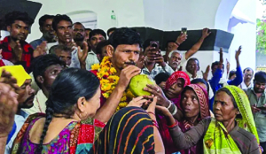 Ken-Betwa activist Amit Bhatnagar ends 18-day hunger strike on mother’s request