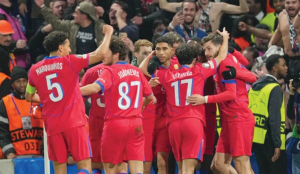 Kvaratskhelia, Barcola punish Chelsea