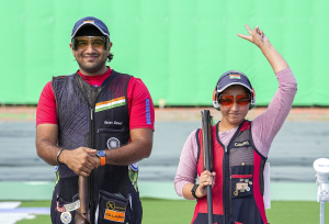 Kynan Chenai's golden shot with father's 30-year-old barrel
