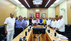 LG Sandhu seeks market traders’ feedback on encroachments, traffic, parking issues